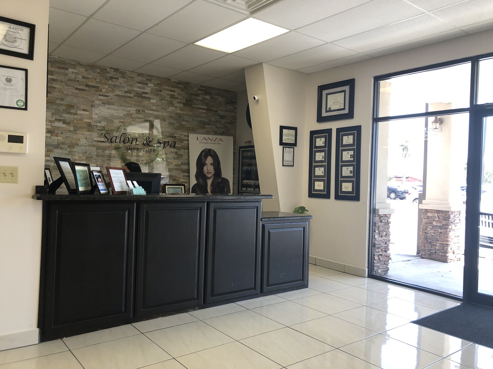Salon & Spa Institute nail photo 1